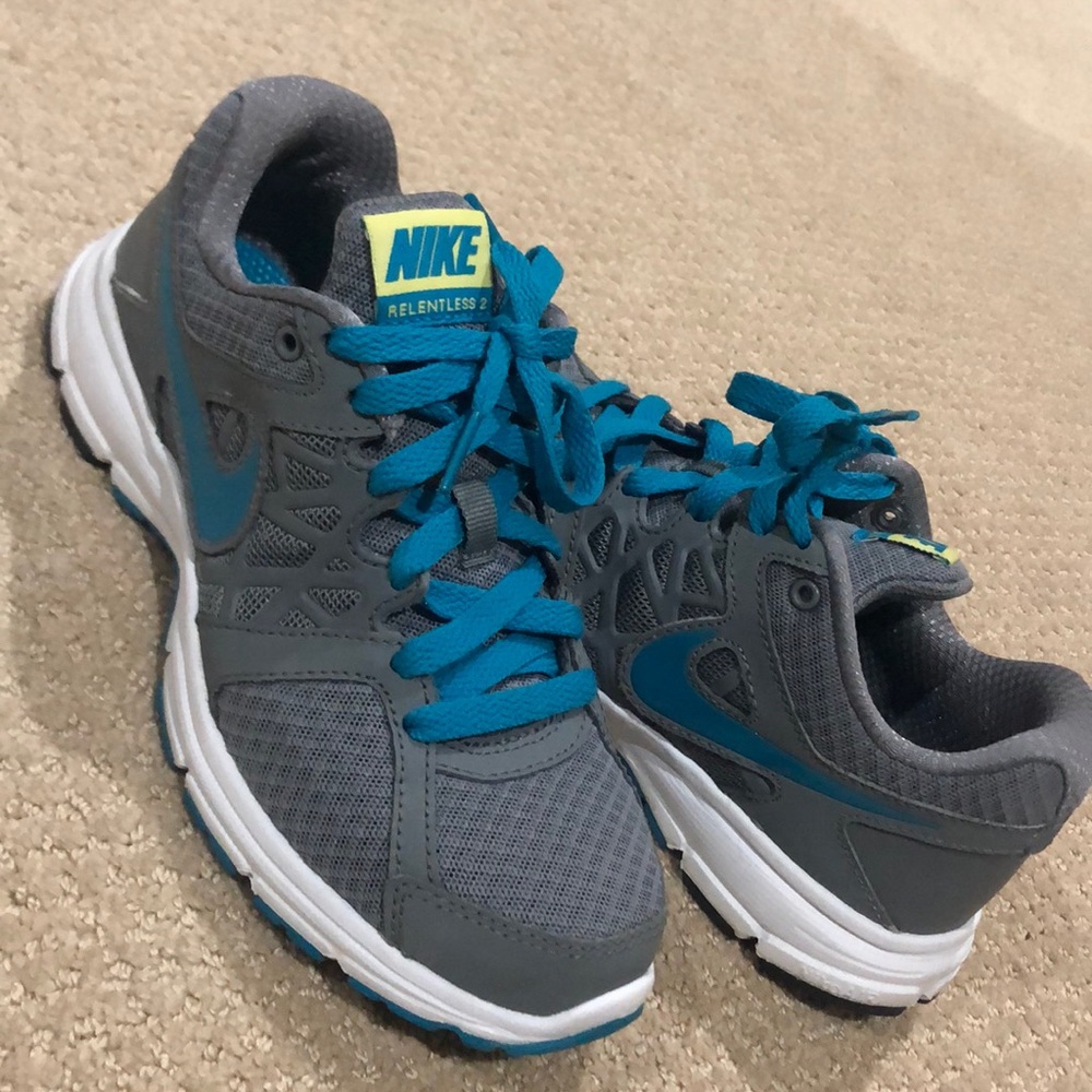 Gym shoes